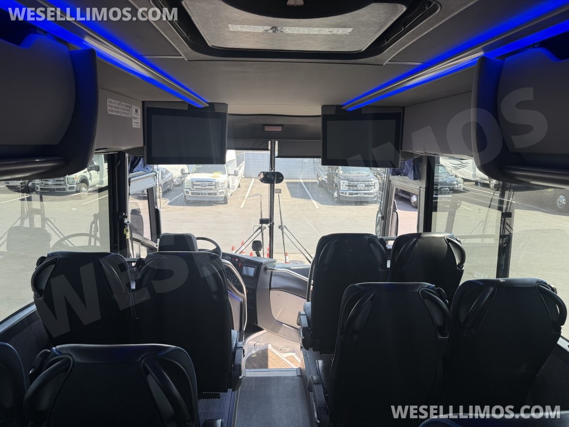 Motorcoach for Sale in Phoenix, AZ - Photo 7
