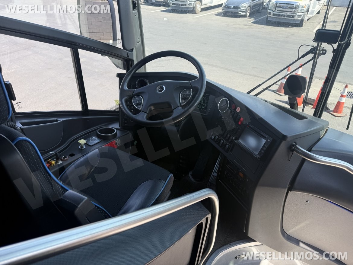 Motorcoach for Sale in Phoenix, AZ - Photo 8