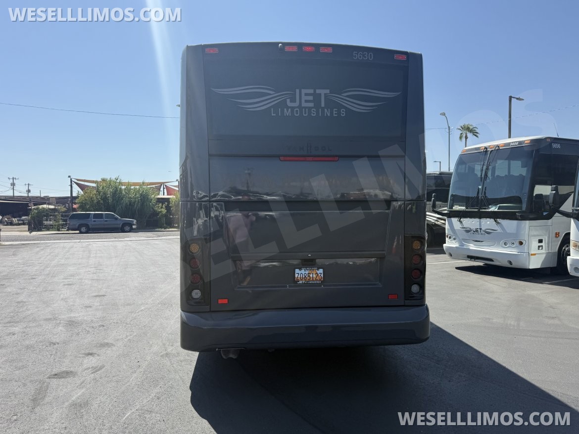 Motorcoach for Sale in Phoenix, AZ - Photo 10