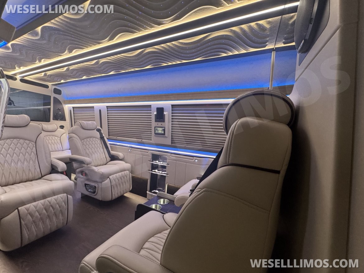 Sprinter for Sale in Springfield, MO - Main Photo