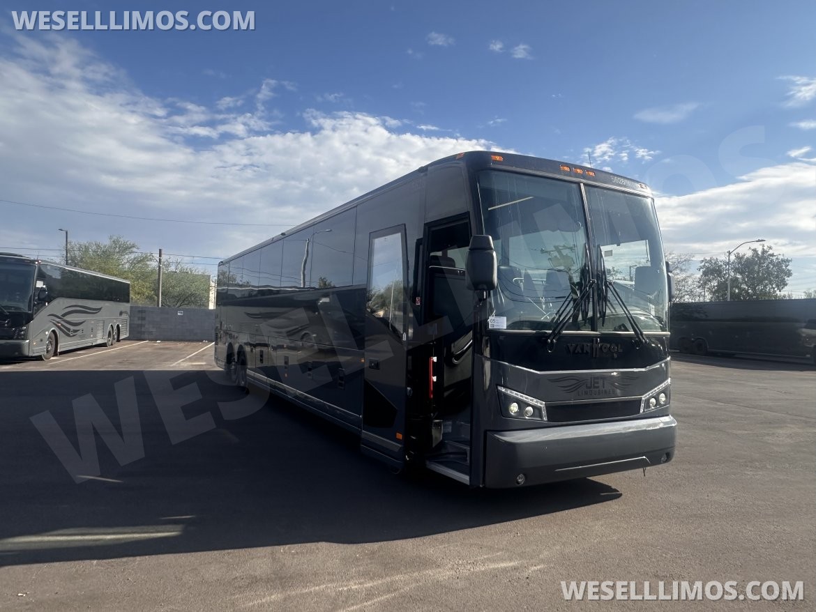 Motorcoach for Sale in Phoenix, AZ - Photo 10