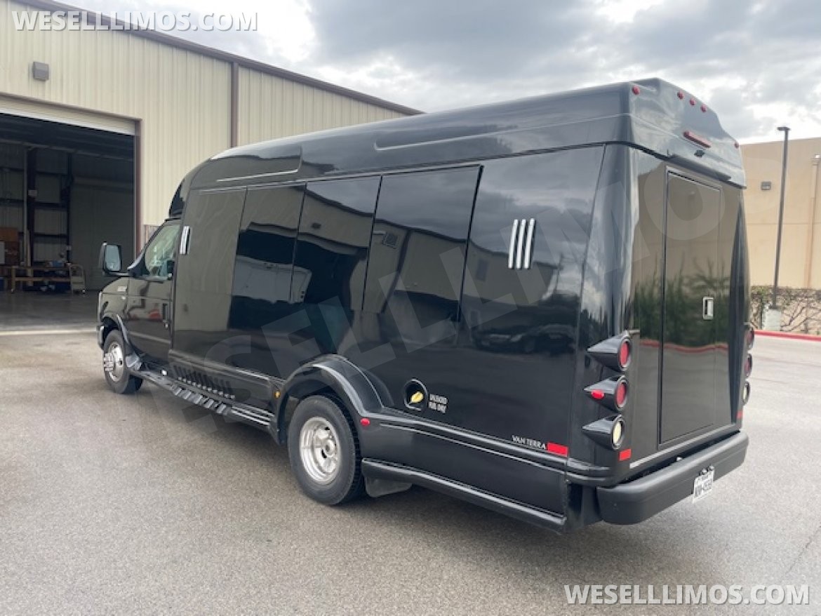 Limo Bus for Sale in Austin, TX - Photo 4