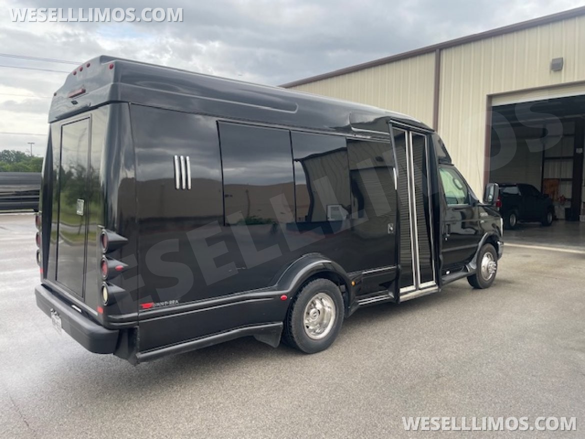 Limo Bus for Sale in Austin, TX - Photo 6