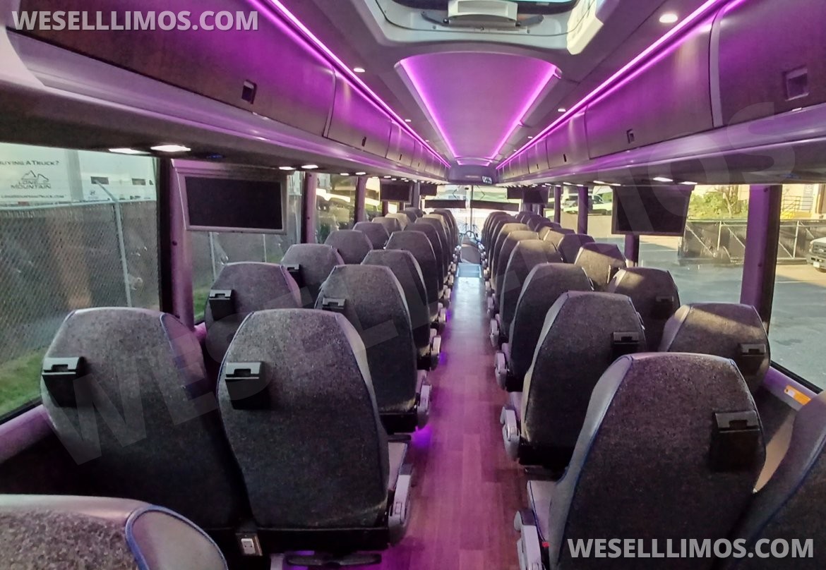 Motorcoach for Sale in Rochester, MN - Photo 3