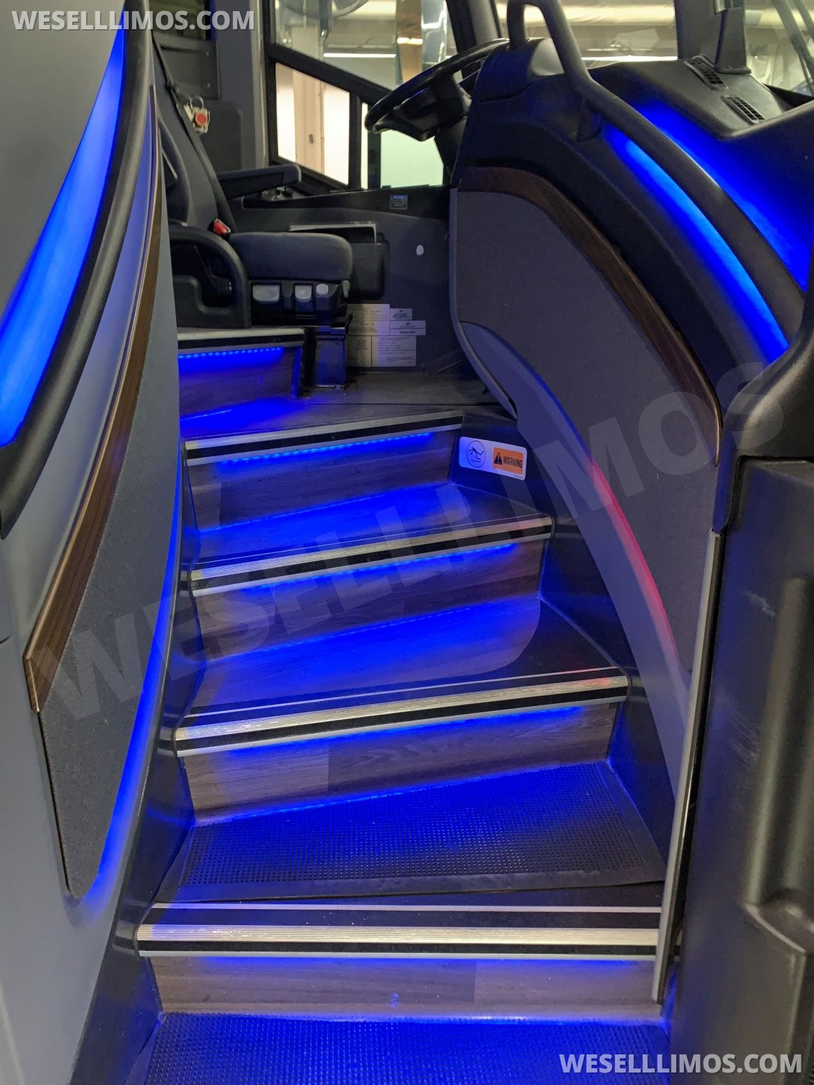 Motorcoach for Sale in Rochester, MN - Photo 7