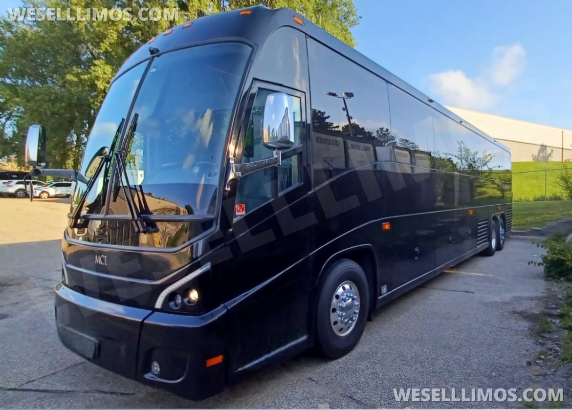Motorcoach for Sale in Rochester, MN - Photo 5
