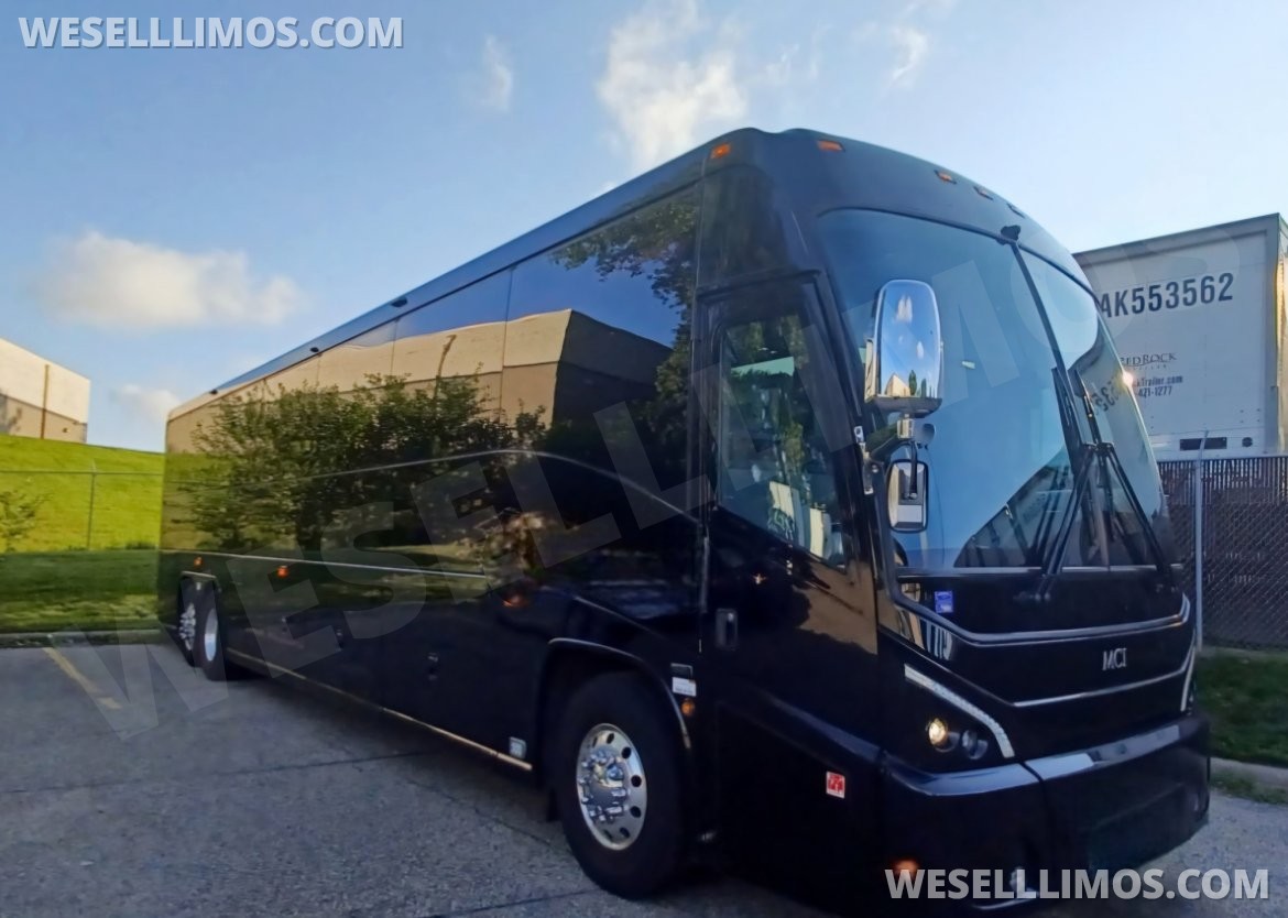 Motorcoach for Sale in Rochester, MN - Photo 6