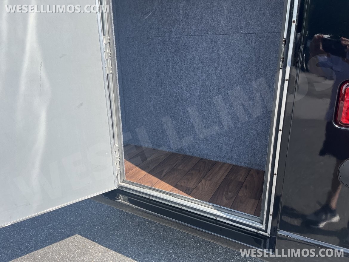 Executive Shuttle for Sale in Pasadena, MD - Photo 8