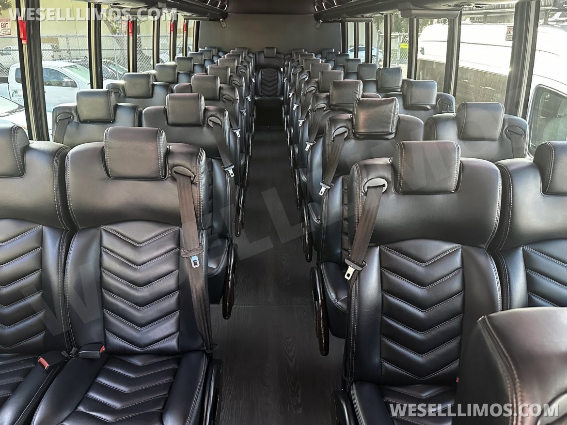 Executive Shuttle for Sale in Carson, CA - Photo 2