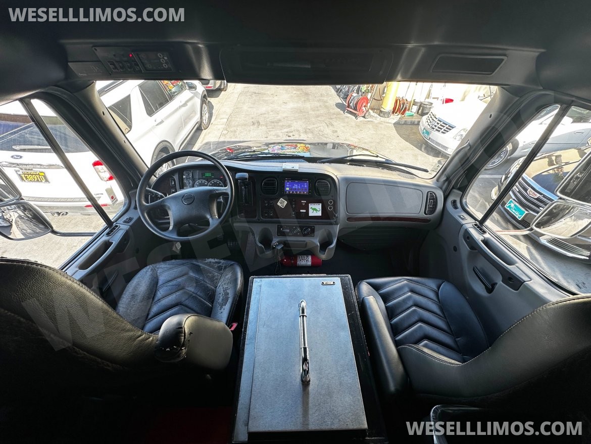 Executive Shuttle for Sale in Carson, CA - Photo 10