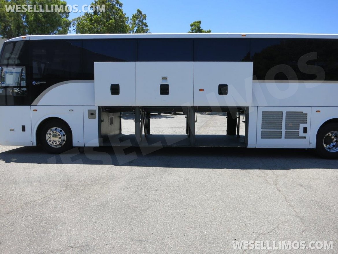 Motorcoach for Sale in Carson, CA - Photo 17