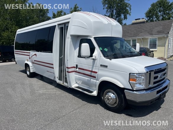 2018 Ford E450 Limo Bus for Sale in Pasadena, MD - Photo 2