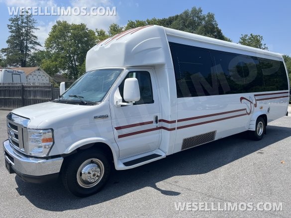 2018 Ford E450 Limo Bus for Sale in Pasadena, MD - Photo 3