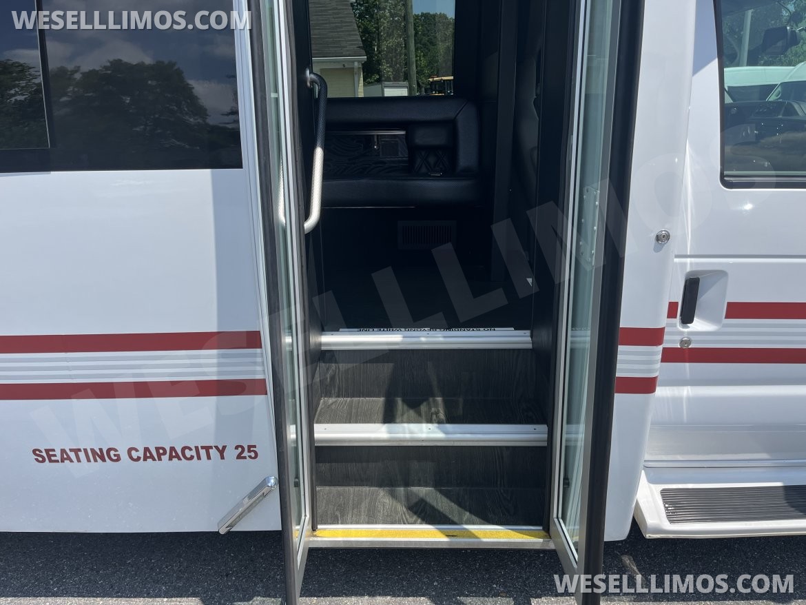 Limo Bus for Sale in Pasadena, MD - Photo 6