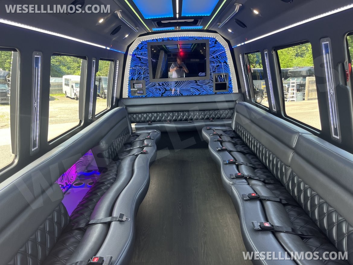 Limo Bus for Sale in Pasadena, MD - Photo 10