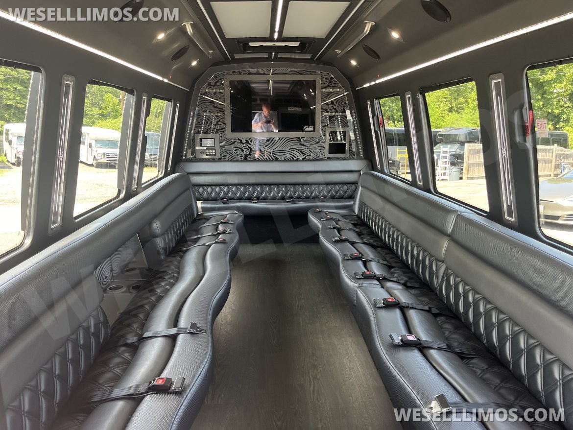 Limo Bus for Sale in Pasadena, MD - Photo 9
