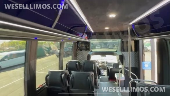 2017 Ford F550 Executive Shuttle for Sale in Anaheim, CA - Photo 3