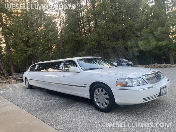 2005 Lincoln Towncar 120" Stretch Limousine for Sale in Antelope, CA - Main Photo