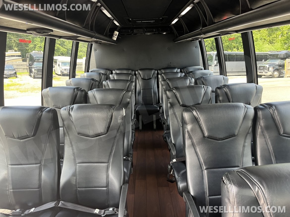 Executive Shuttle for Sale in Pasadena, MD - Photo 2