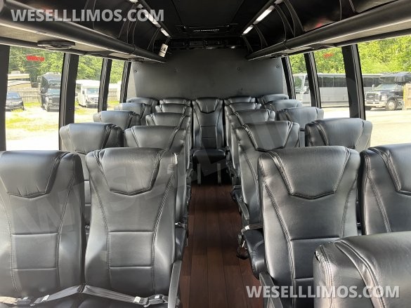 2017 Ford E 450 Executive Shuttle for Sale in Pasadena, MD - Photo 2