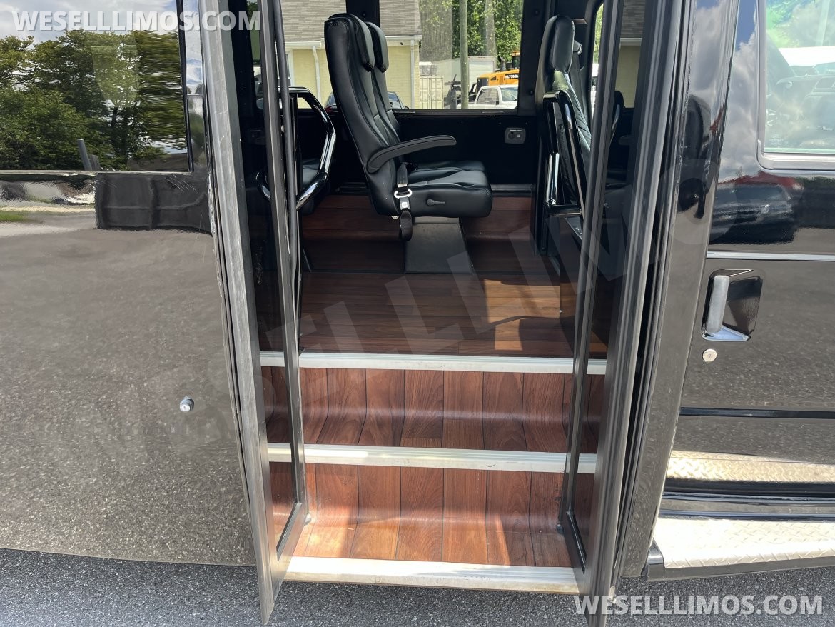 Executive Shuttle for Sale in Pasadena, MD - Photo 7
