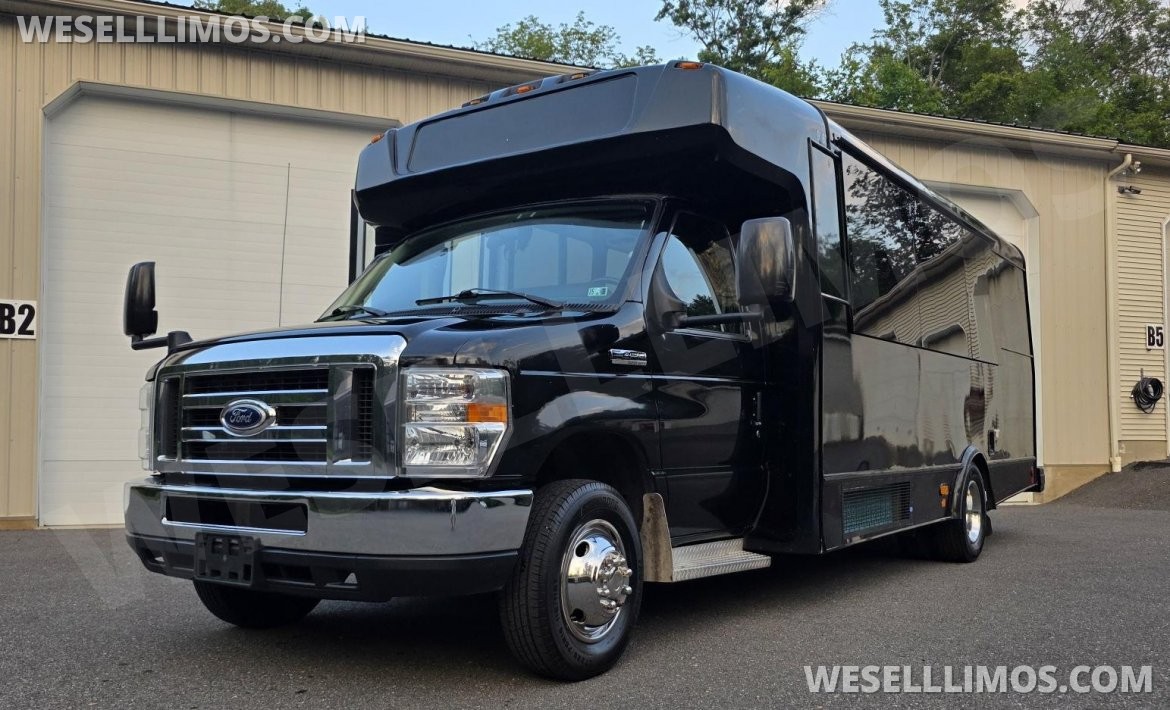Shuttle Bus for Sale in Northumberland, PA - Main Photo