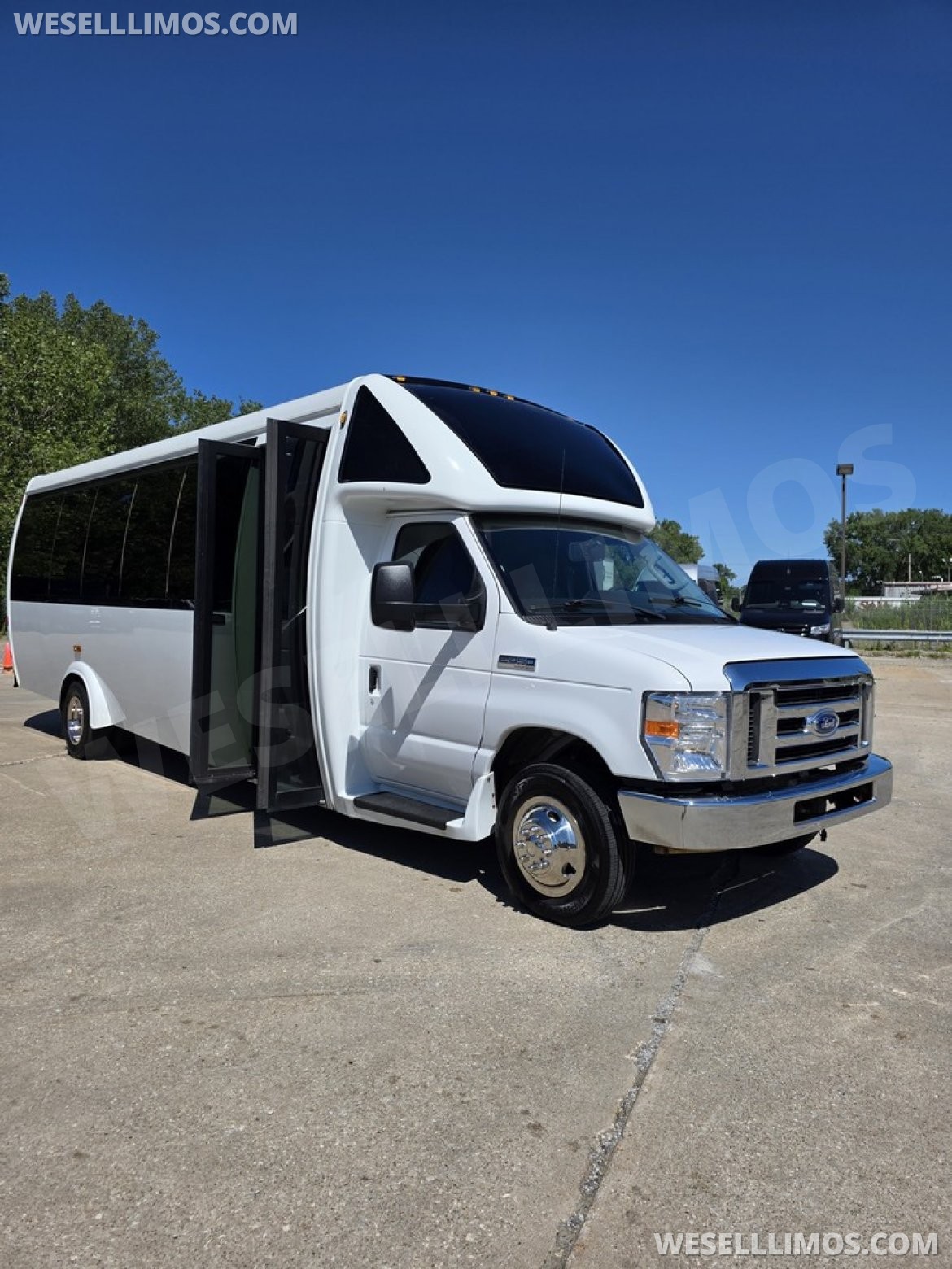 Limo Bus for Sale in Erie, PA - Photo 5