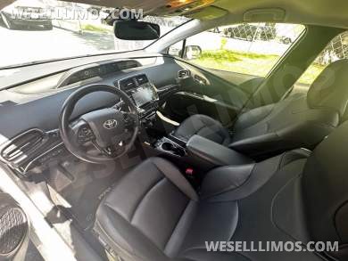 2022 Toyota Prius XLE Hybrid Sedan - Sedan for Sale in CARSON, CA - Photo 3