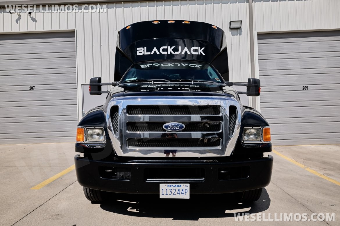 Limo Bus for Sale in Las Vegas, NV - Main Photo