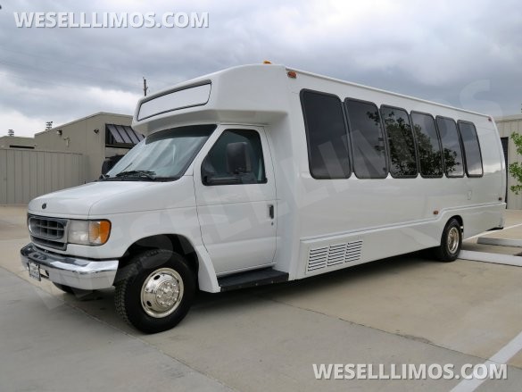 2001 Ford Econoline Limo Bus for Sale in Houston, TX - Photo 3