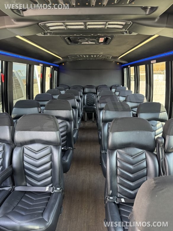2016 Ford F550 Shuttle Bus for Sale in Laguna Niguel, CA - Photo 2