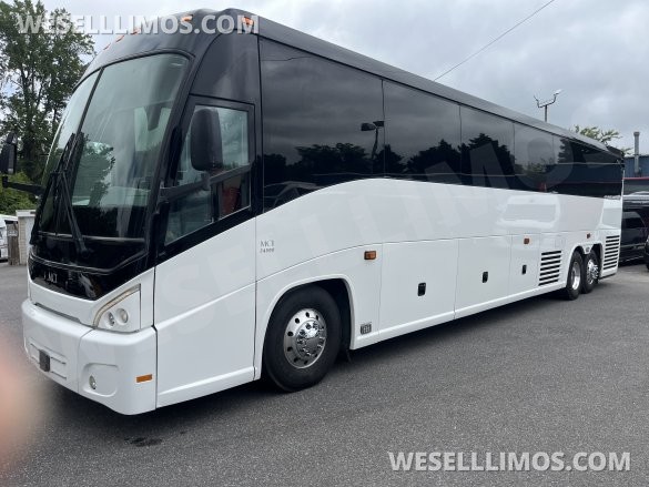 2017 MCI J 4500 Motorcoach for Sale in Pasadena, MD - Photo 2