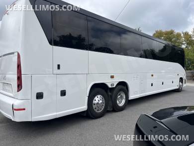 2017 MCI J 4500 Motorcoach - Motorcoach for Sale in Pasadena, MD - Photo 4