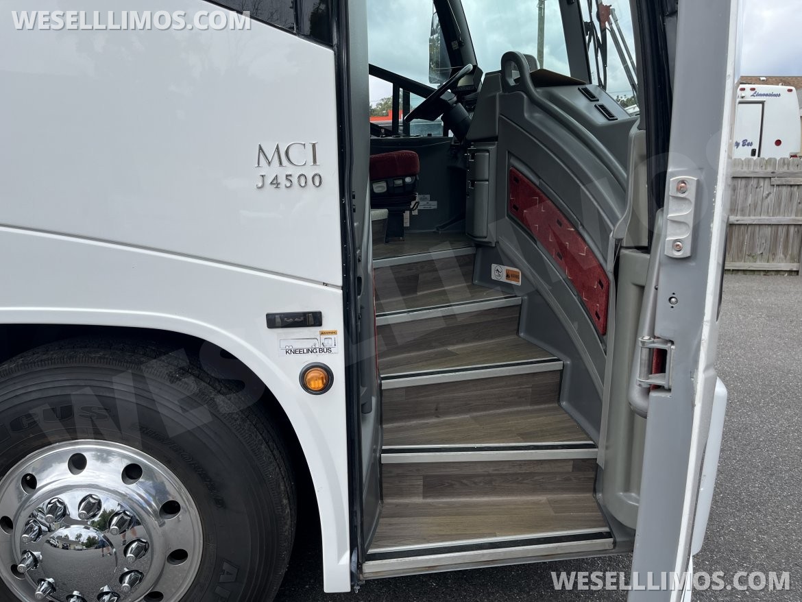 Motorcoach for Sale in Pasadena, MD - Photo 8