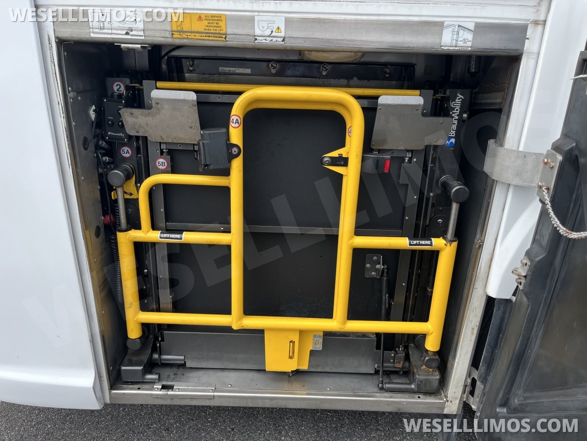 Motorcoach for Sale in Pasadena, MD - Photo 10