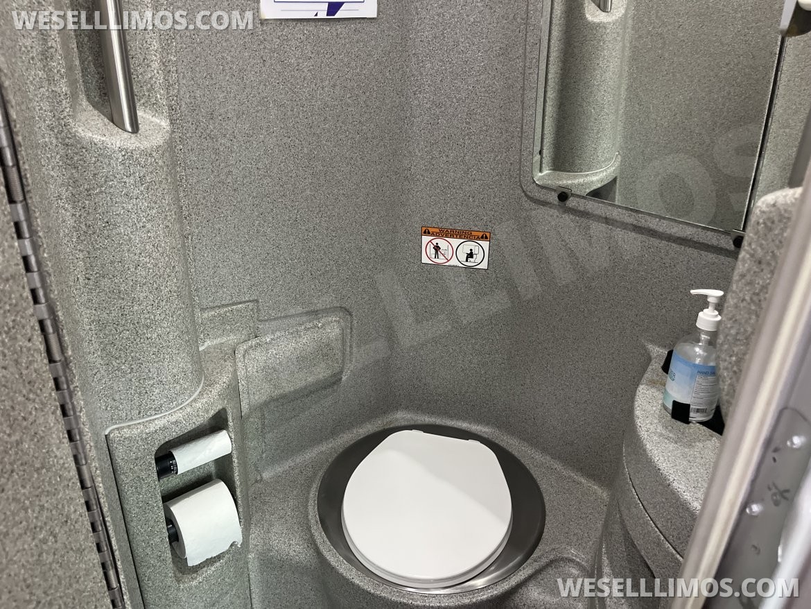 Motorcoach for Sale in Pasadena, MD - Photo 11