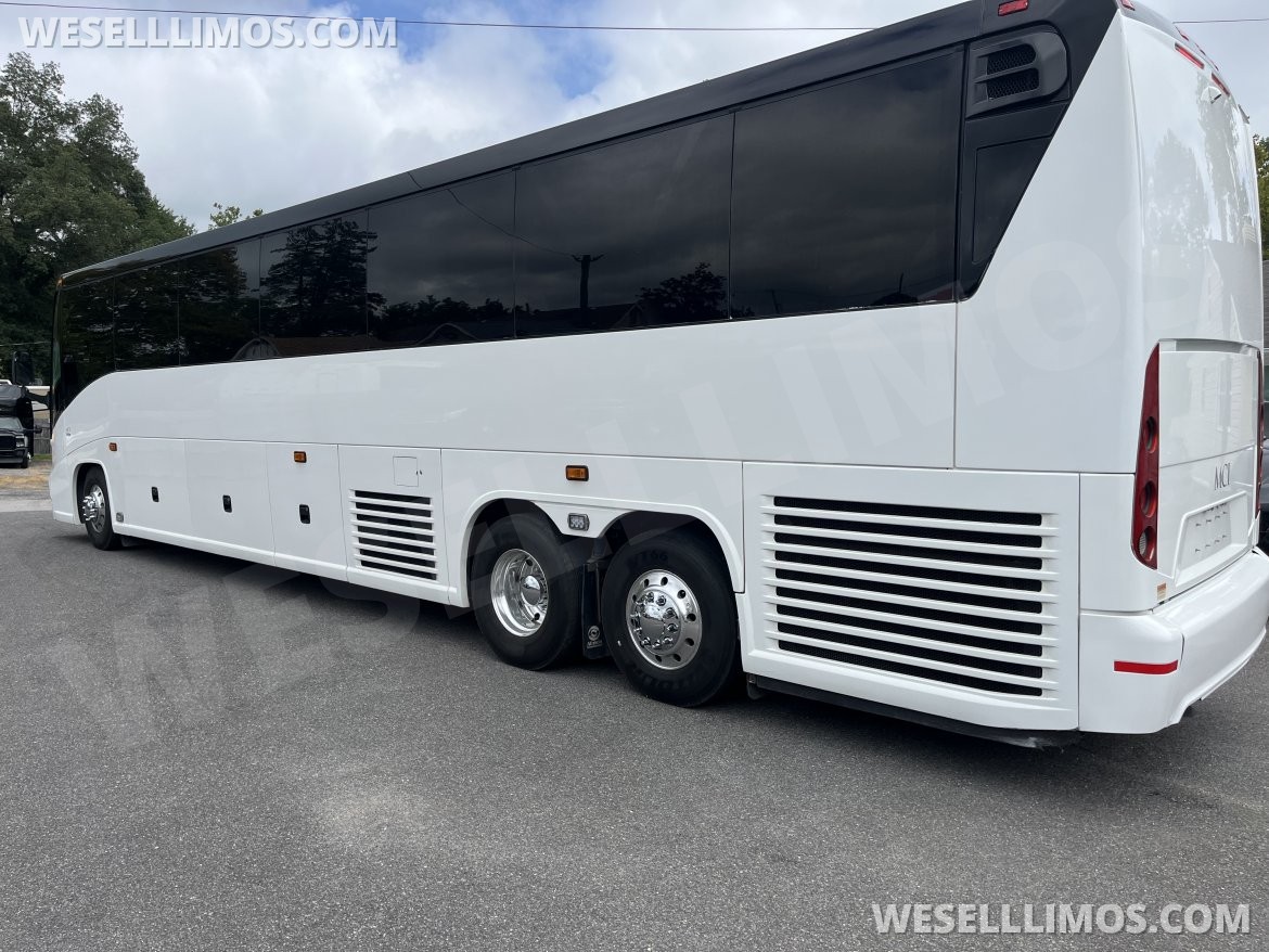 Motorcoach for Sale in Pasadena, MD - Photo 3