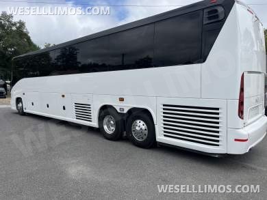 2017 MCI J 4500 Motorcoach - Motorcoach for Sale in Pasadena, MD - Photo 3