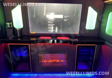 2018 Ford E450 Limo Bus - Limo Bus for Sale in Los Angeles, CA - Photo 28