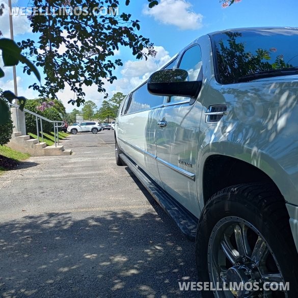 2008 Cadillac Escalade Stretch SUV Stretch for Sale in Baton rouge, LA - Photo 2