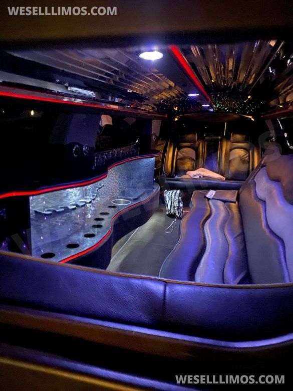 2014 Lincoln Stretch towncar Limousine for Sale in Baton rouge, LA - Photo 2