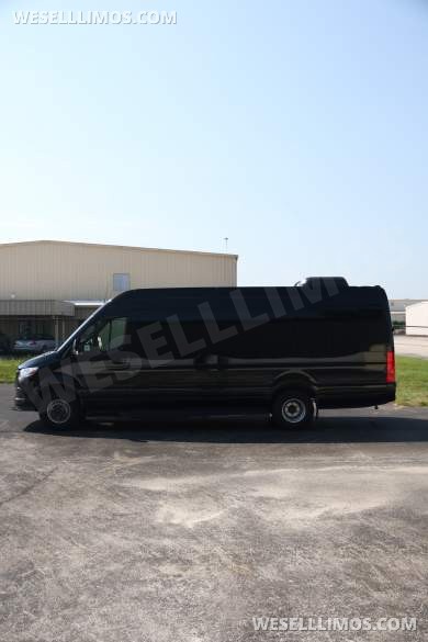 Perfect Condition - 2025 Mercedes-Benz Sprinter 3500 Sprinter 170" EXT - Sprinter for Sale in Chesterfield, MO - Photo 2