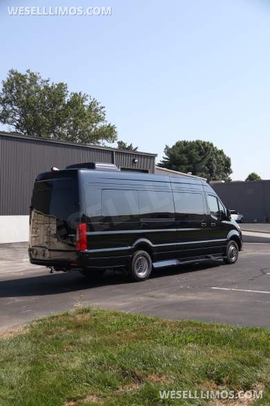 Perfect Condition - 2025 Mercedes-Benz Sprinter 3500 Sprinter 170" EXT - Sprinter for Sale in Chesterfield, MO - Photo 7