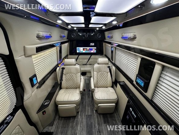 2019 Mercedes-Benz 3500 J-Club Business Class Sprinter Sprinter for Sale in Carson, CA - Main Photo