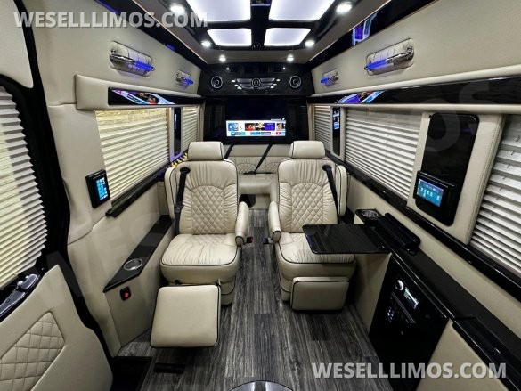 2019 Mercedes-Benz 3500 J-Club Business Class Sprinter Sprinter for Sale in Carson, CA - Photo 2