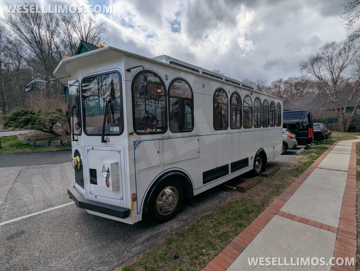 Trolley for Sale in Long Island, NY - Photo 2