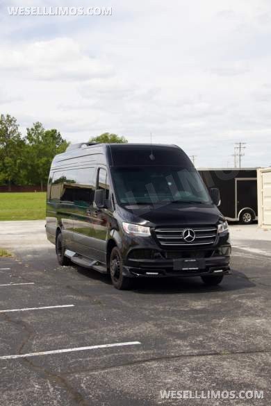 Low Mileage - 2024 Mercedes-Benz Sprinter 3500 Sprinter XD - Amazing Condition - Sprinter for Sale in Chesterfield, MO - Photo 4
