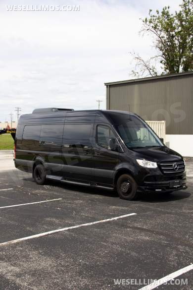 Low Mileage - 2024 Mercedes-Benz Sprinter 3500 Sprinter XD - Amazing Condition - Sprinter for Sale in Chesterfield, MO - Photo 5