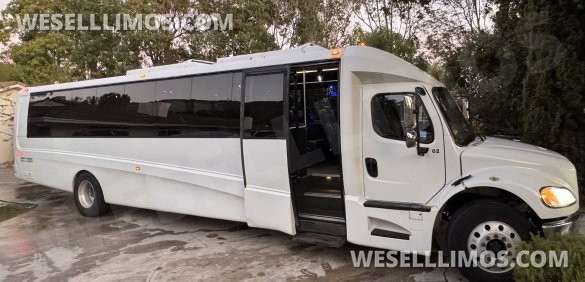 2020 Freightliner Shuttle Shuttle Bus for Sale in Los Angeles, CA - Photo 2
