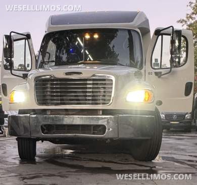 2020 Freightliner Shuttle 45" by Freightliner garage - Shuttle Bus for Sale in Los Angeles, CA - Photo 10